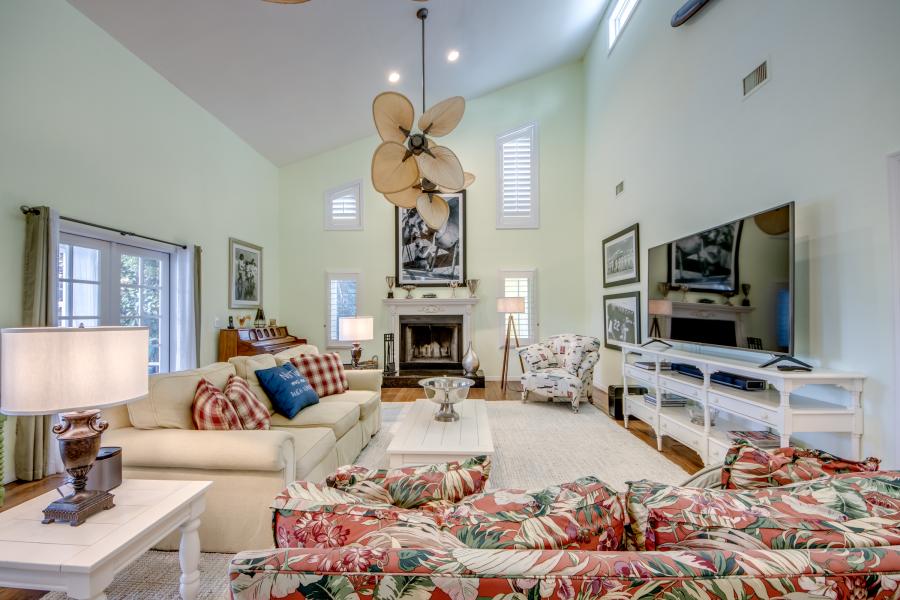 13-Family-Room