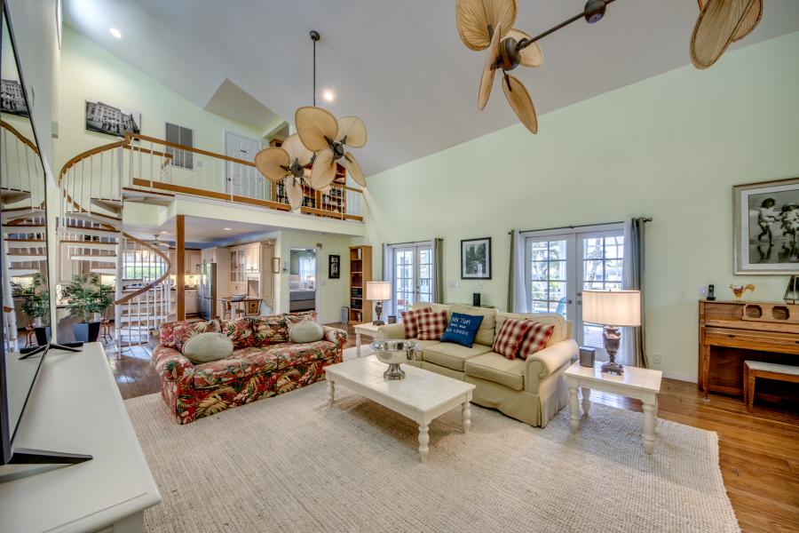 18-Family-Room