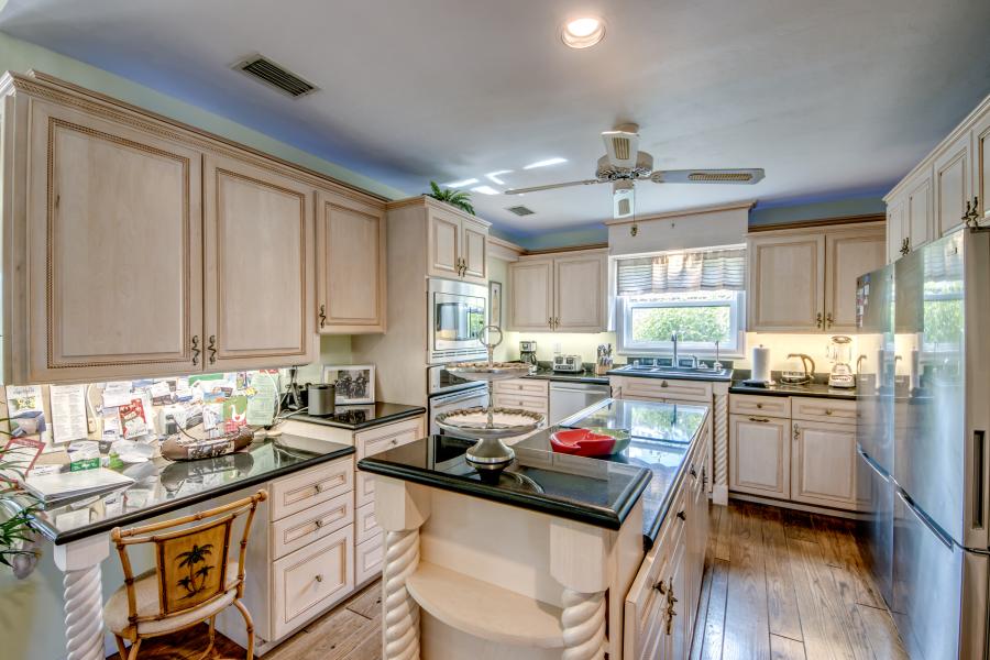 24-Kitchen
