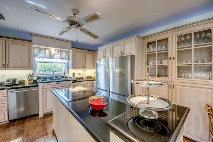 25-Kitchen