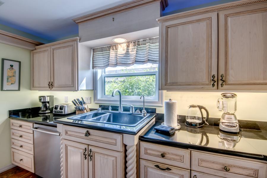 27-Kitchen