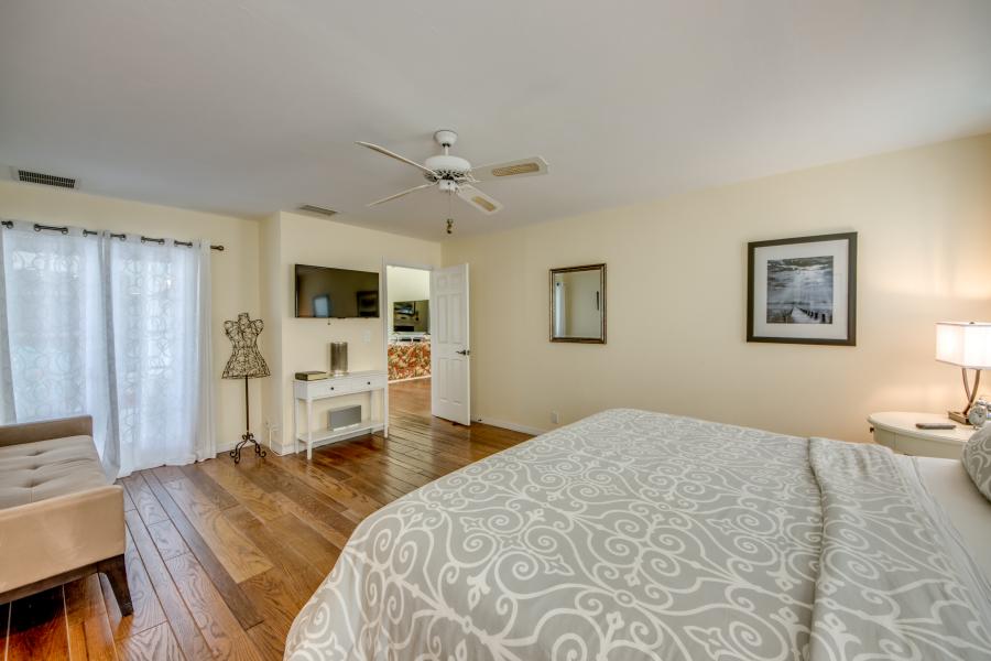 35-Master-Bedroom