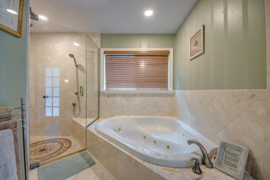 40-Master-Closet-Bathroom
